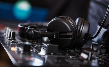 Sennheiser Momentum 2.0 Wireless Black Friday Deals 2022